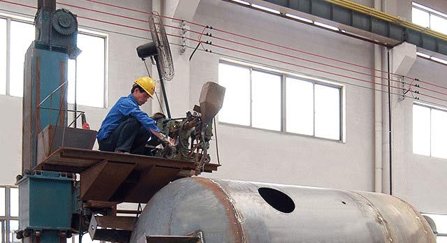 全自動(dòng)焊接設(shè)備,工作效率高、焊縫平整、線條清晰